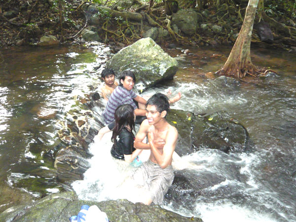 Name:  17.jpg
Views: 542
Size:  140.9 KB