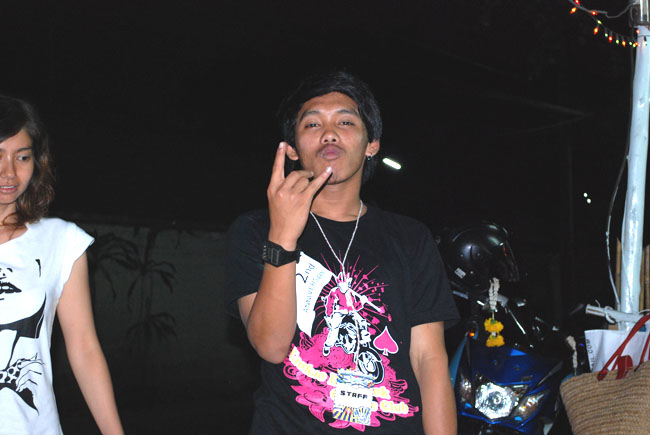 Name:  48.jpg
Views: 320
Size:  86.5 KB