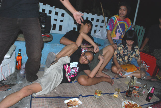 Name:  56.jpg
Views: 314
Size:  110.6 KB