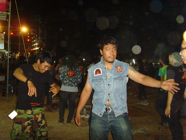 Name:  60.jpg
Views: 392
Size:  114.5 KB