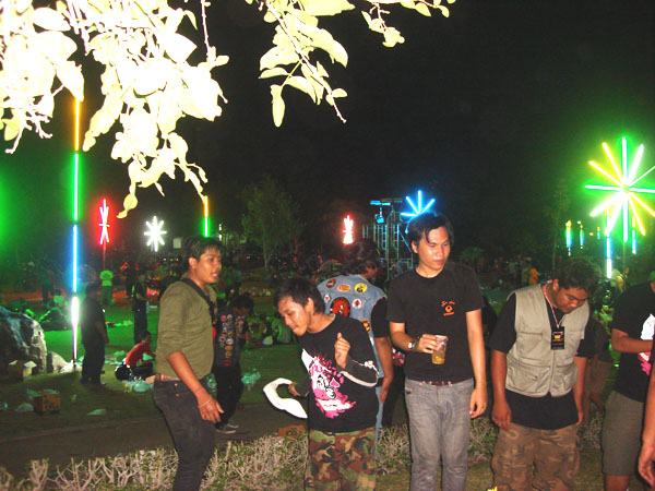 Name:  79.jpg
Views: 426
Size:  122.1 KB