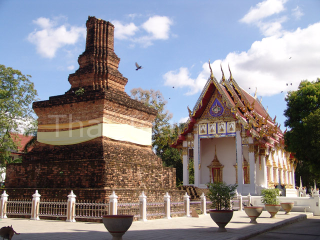 Name:  temple&chedi.jpg
Views: 606
Size:  119.6 KB