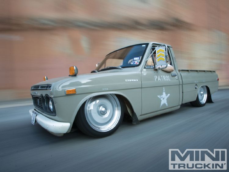 Name:  1001mt_05_+1971_toyota_hilux+front_left_view.jpg
Views: 91943
Size:  42.8 KB