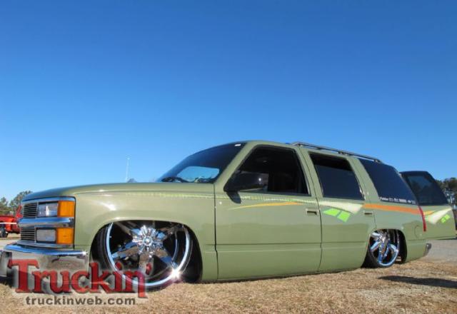 Name:  1003trweb_005+2010_blooddrag_custom_truck_show+custom_green_chevy_tahoe.jpg
Views: 928
Size:  30.5 KB