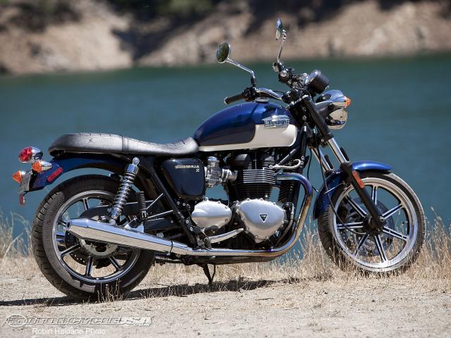 Name:  Triumph-Bonneville-SE-6.jpg
Views: 1495
Size:  63.6 KB