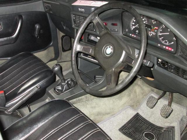 Name:  E28 INTERIOR 1.jpg
Views: 362
Size:  54.5 KB