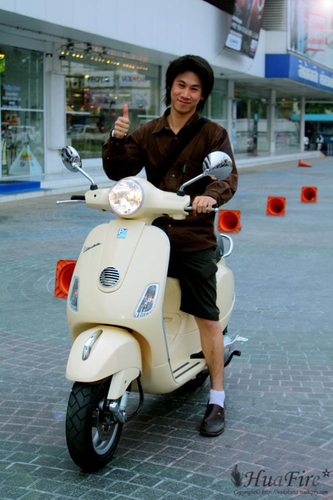 Name:  Vespa-004..jpg
Views: 278
Size:  82.7 KB