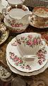 ทรีโองานอังกฤษ ลายกุหลาบชมพู และเหยือกนม bone china england ขายทรีโอละ 750 เหยือกนมใบละ 750 ค่าส่ง 40
